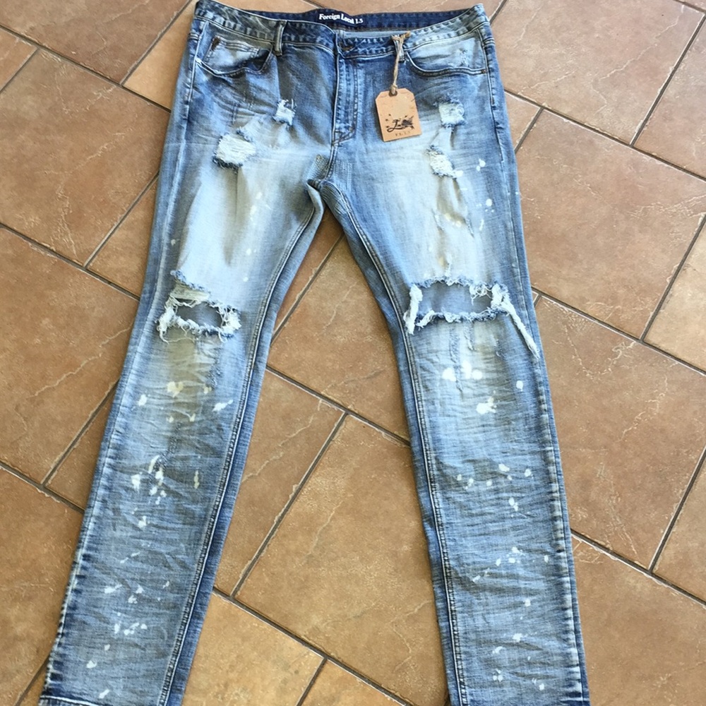Jean - Picture 5 of 7
